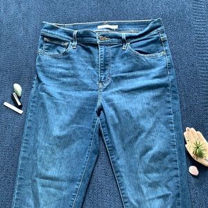 Levi’s high rise super skinny jeans, size 29